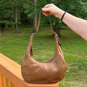 COACH Vintage Legacy West Zoe Hobo
Bag 9591